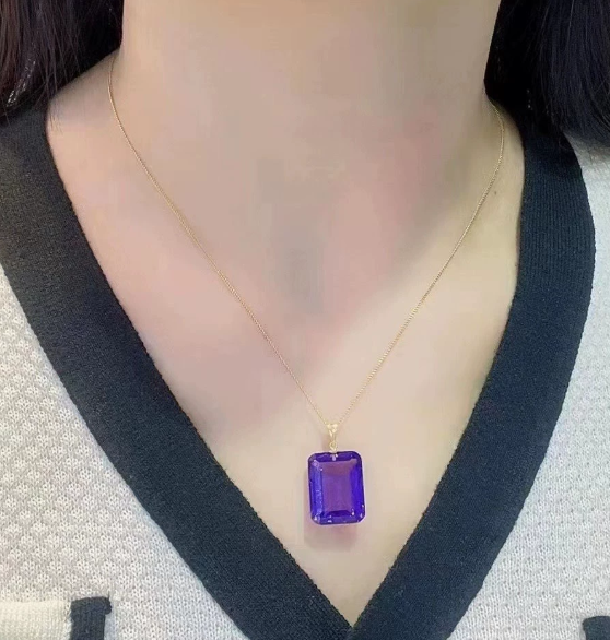JLUXS 12X16MM AMETHYST 18KT SOLID YELLOW GOLD PENDANT