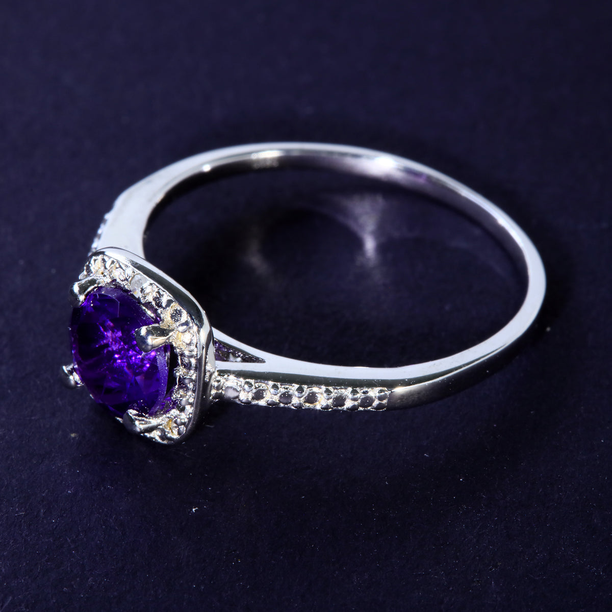 JLUXS Ladies White Gold Rhodium Over Sterling Silver Diamond & 0.70 Cts Amethyst Ring