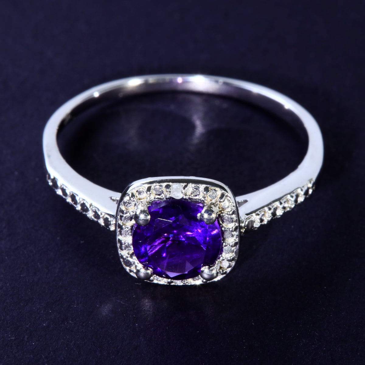 JLUXS Ladies White Gold Rhodium Over Sterling Silver Diamond & 0.70 Cts Amethyst Ring